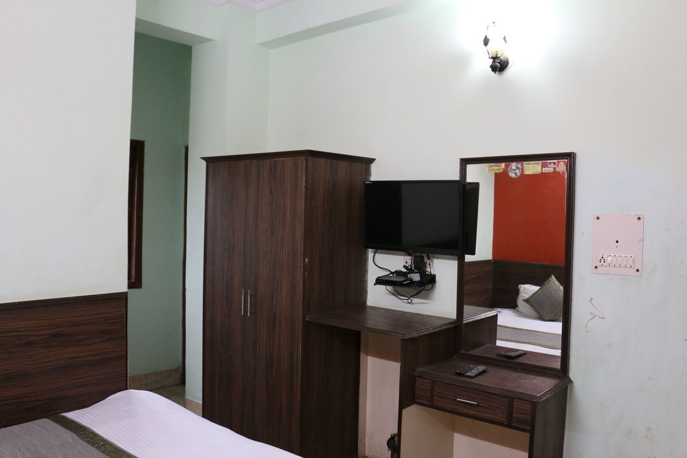 Hotel Prince Palace Deluxe - Paharganj - Nuova Delhi Esterno foto