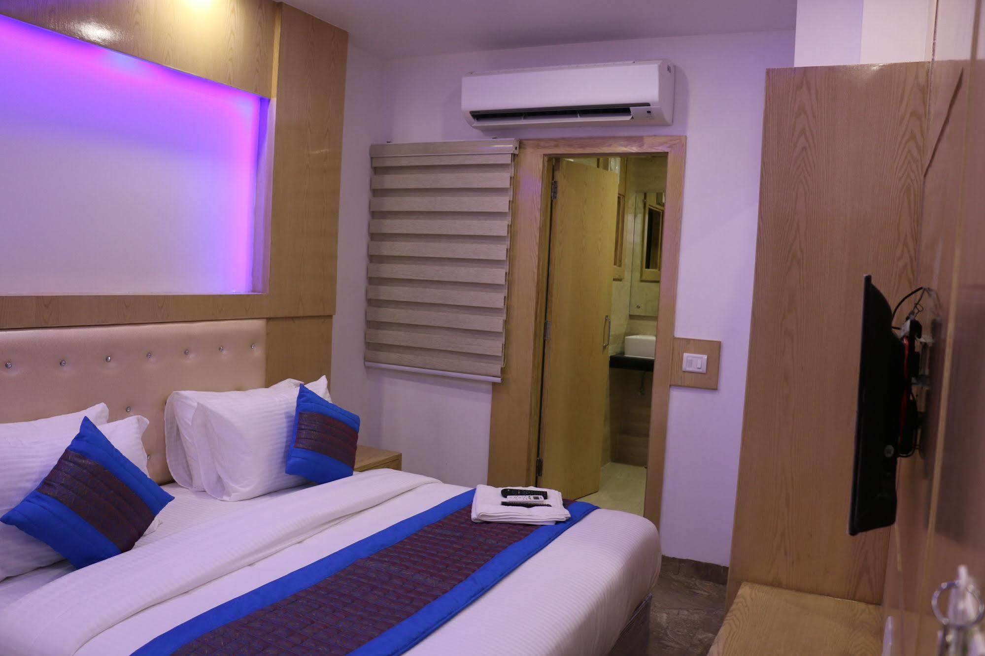 Hotel Prince Palace Deluxe - Paharganj - Nuova Delhi Esterno foto