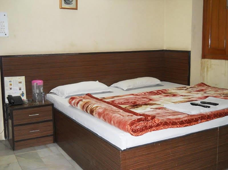 Hotel Prince Palace Deluxe - Paharganj - Nuova Delhi Esterno foto