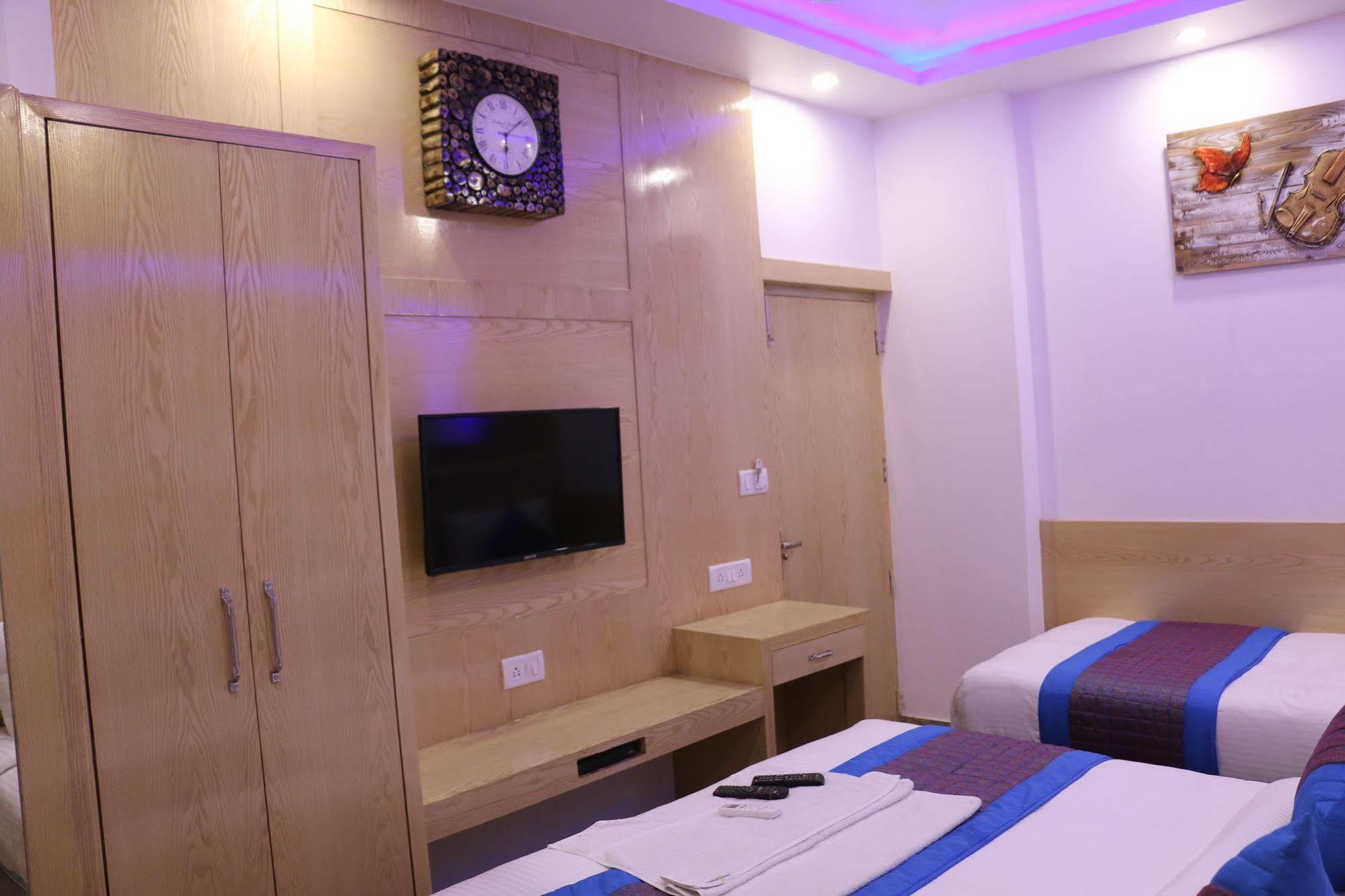 Hotel Prince Palace Deluxe - Paharganj - Nuova Delhi Esterno foto